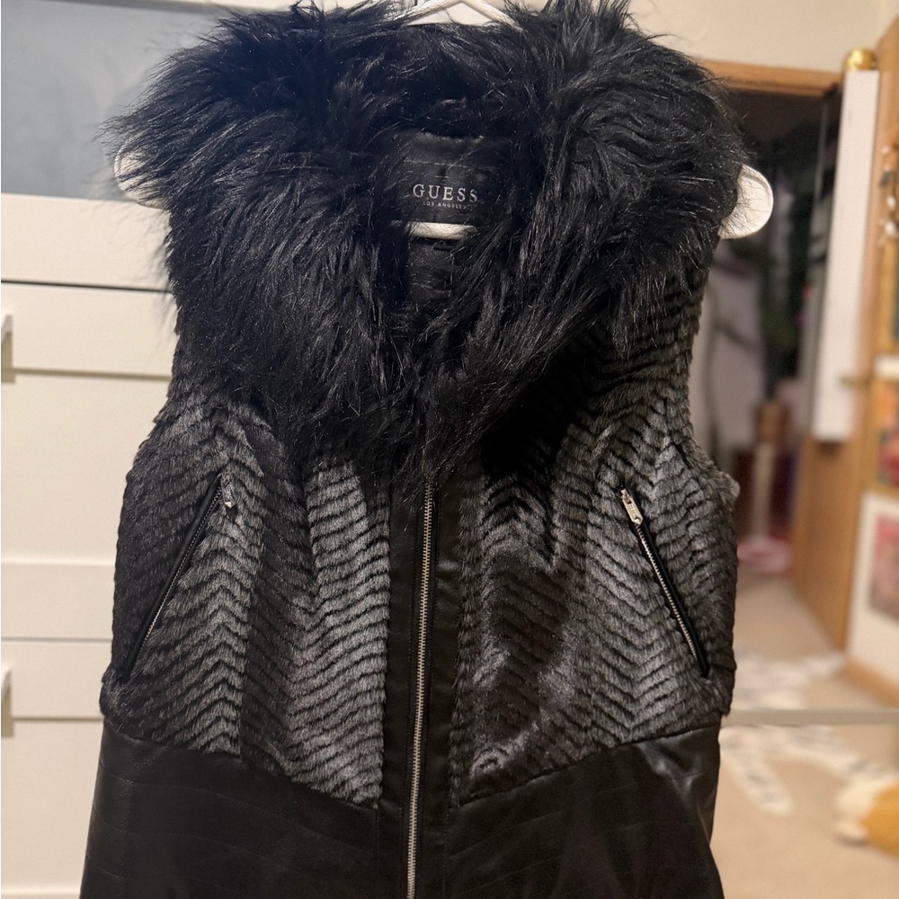 GUESS Women's Black Chevron Faux Fur Vest